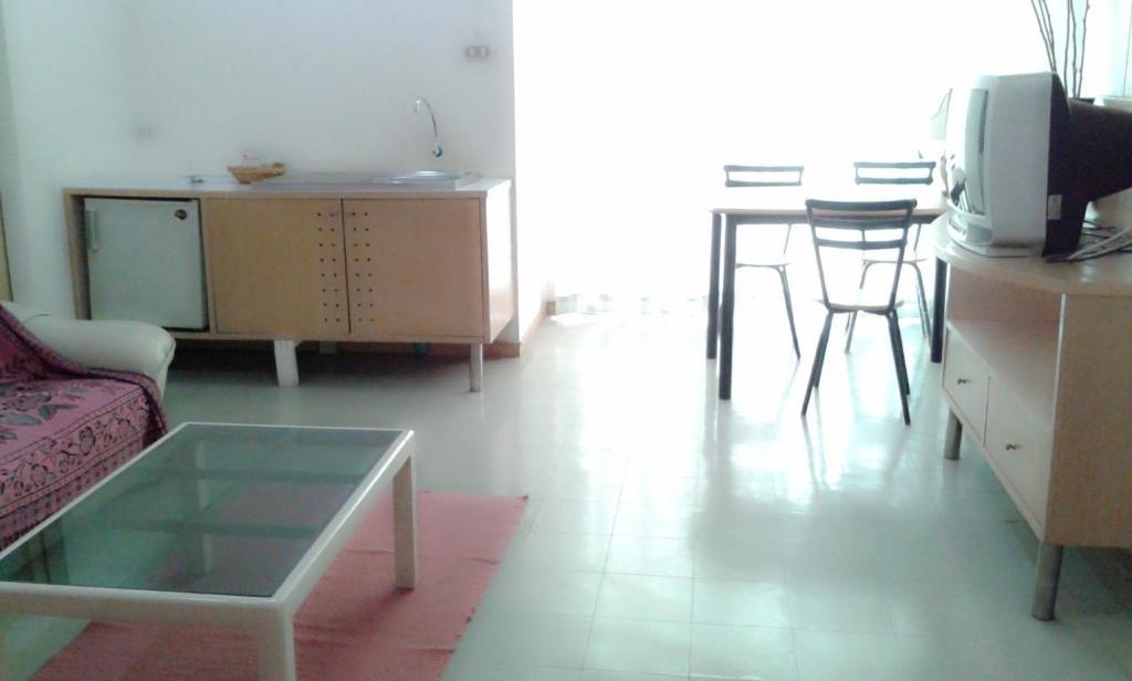 M In Korat apartamento con servicio Nakhonratchasima Habitación foto